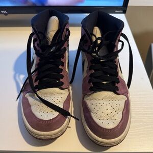 Nike Women’s Air Jordan 1 Mid SE Light Mulberry